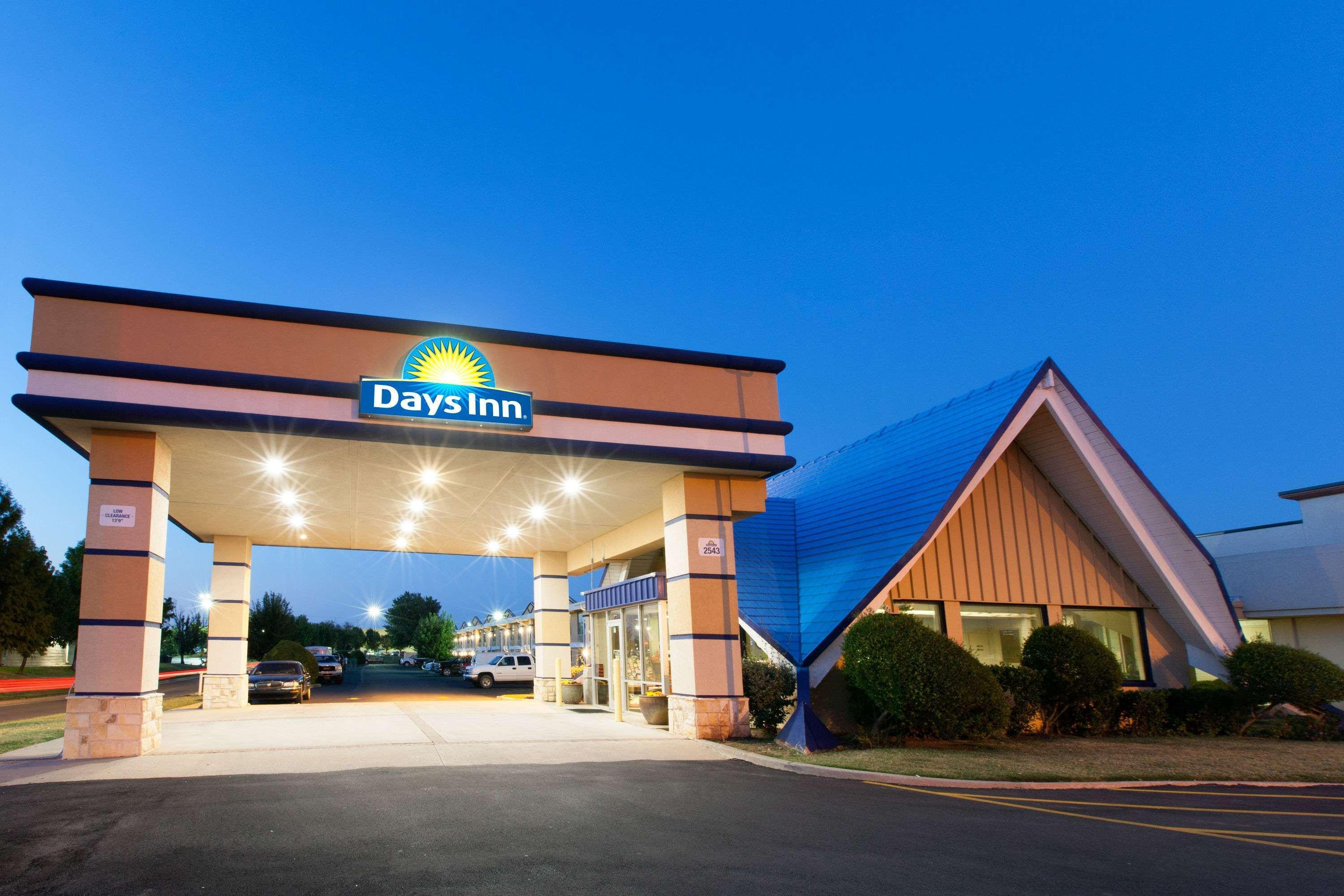 Days Inn By Wyndham Norman Exterior foto